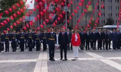 Eskişehir’de 30 Ağustos kutlamaları çelenk sunma töreniyle başladı