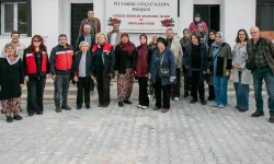 Eskişehirli Kadın Çiftçiler Kütahya’da Kuşburnu Üretimini İnceledi