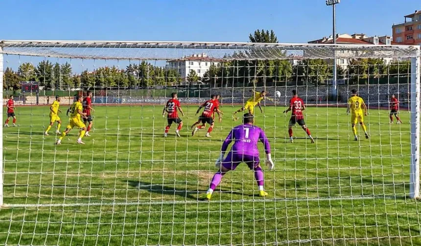 Eskişehirspor taraftarlarından hakem kararlarına tepki