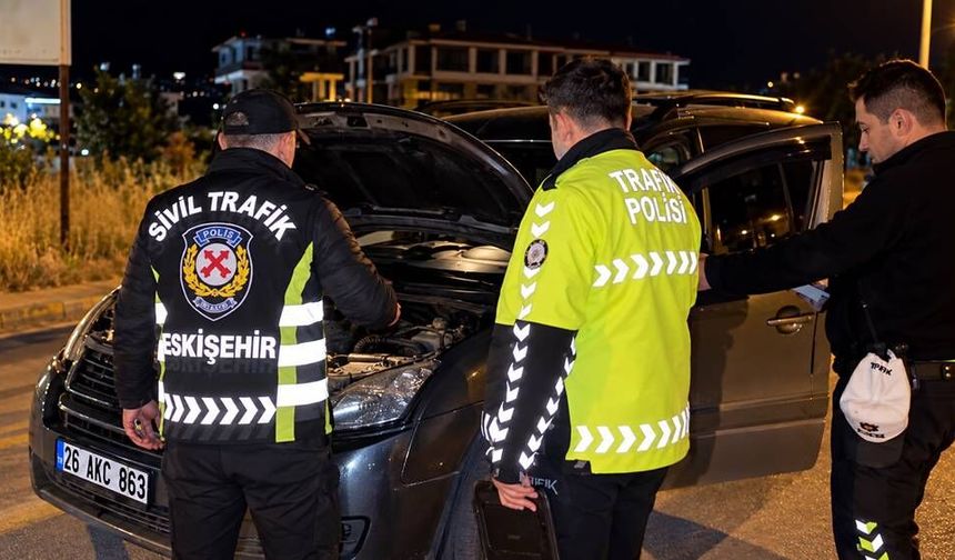 Eskişehir'de yavru kedi için seferber oldular